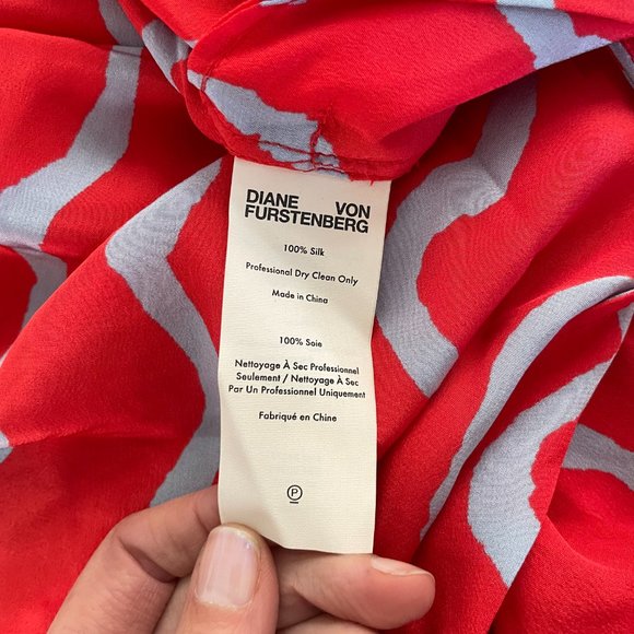 NWT Diane Von Furstenberg Red 100% Silk Wrap Midi Dress Size 10 - Picture 12 of 13
